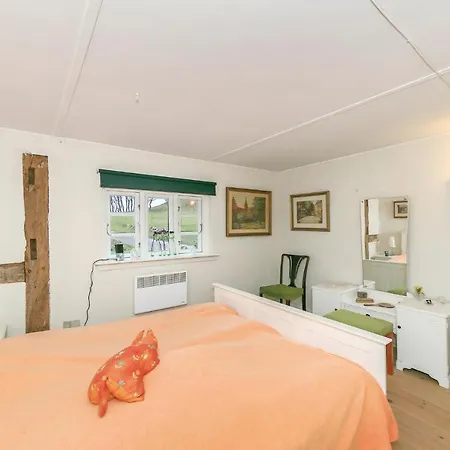 Amazing In W/ 5 Bedrooms *