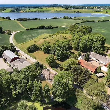 Amazing In W/ 5 Bedrooms *